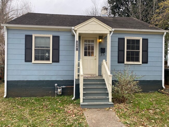 Building Photo - 204 Palatine Ave