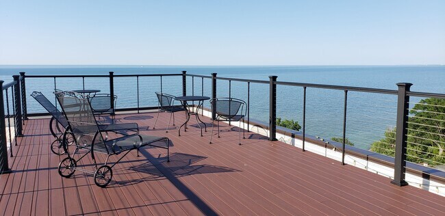 Foto del edificio - 11720 Edgewater Dr