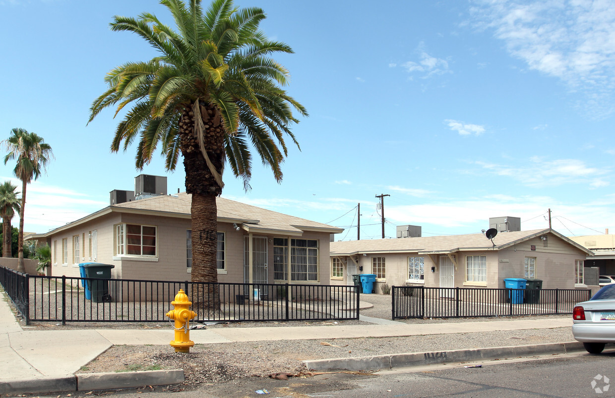 Primary Photo - 1461 E Fillmore St