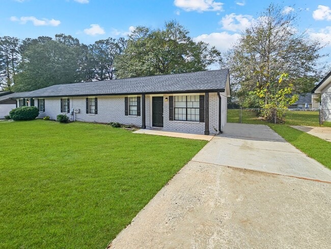 Foto del edificio - Charming 3-Bedroom, 1.5-Bath Duplex in Riverdale - Housing Vouchers Accepted