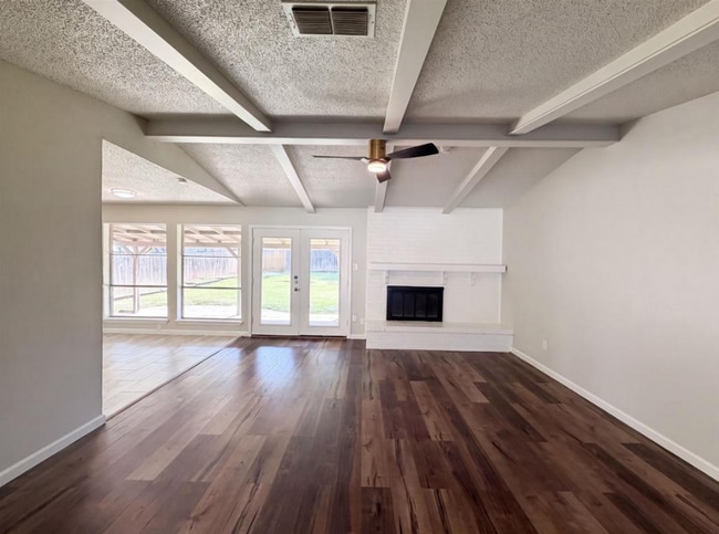 Building Photo - 2141 Mountainview Dr