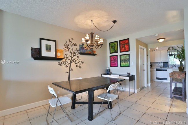 Building Photo - GOLDEN VIEW CONDO