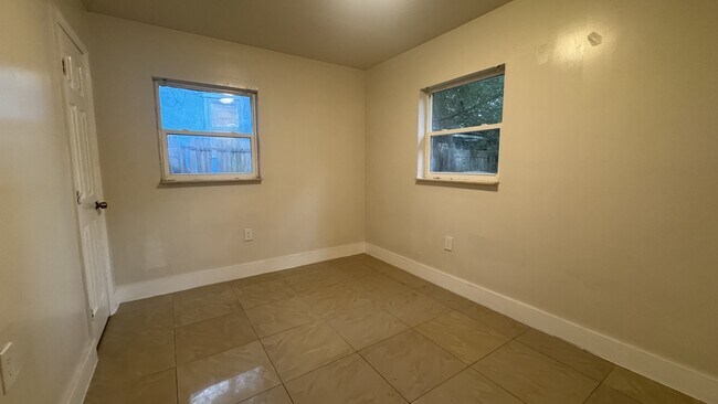 Foto del edificio - 1044 Maynard St