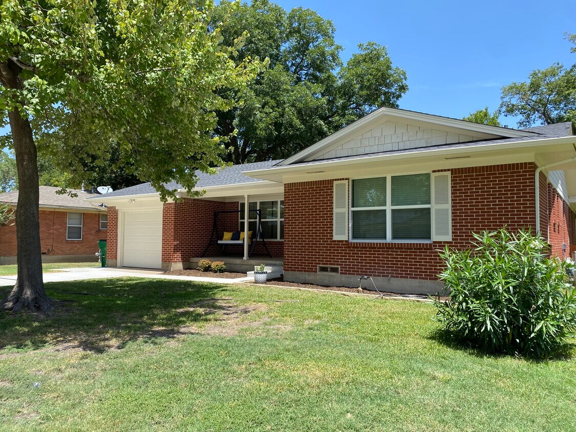 313 Monticello Dr, Waxahachie, TX 75165 House Rental in Waxahachie