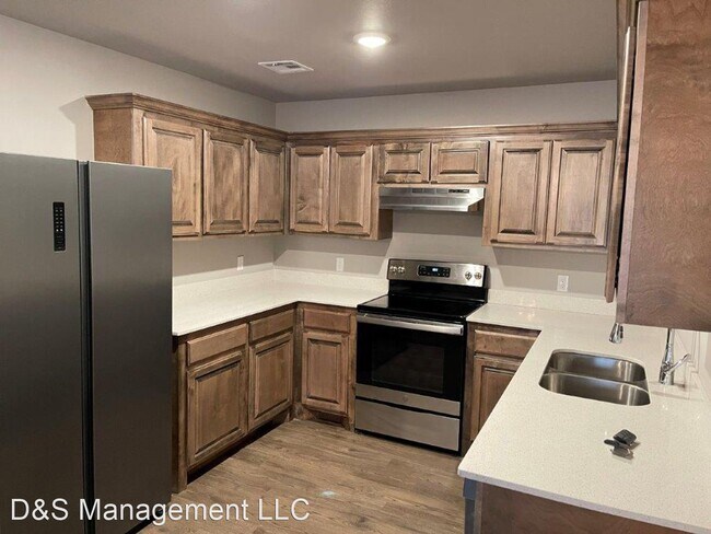 Building Photo - 2 br, 2 bath House - 567 N Walker #22