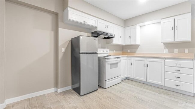 Foto del edificio - 12 Toronto Ave