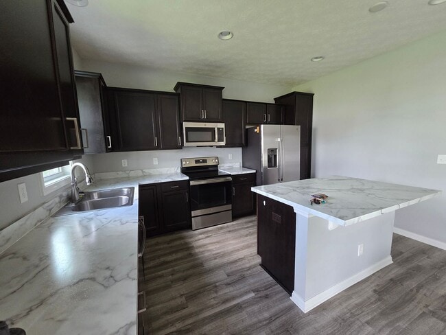 Building Photo - 3 Bed, 2.5 Bath Home in a Great Neighborhood!