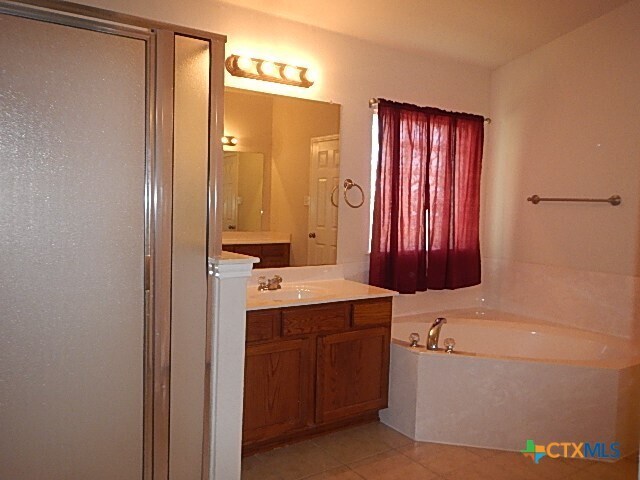 Foto principal - 219 Scarlet Ln