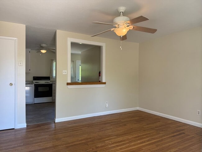 Foto del edificio - Cute 3 Bedroom, 2 Bath Home Near Asheville Mall