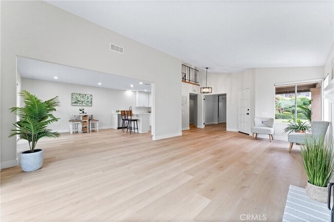 Building Photo - 3620 Sherwood Dr