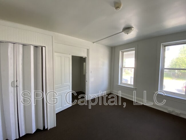 Foto del edificio - 220 W Jackson St