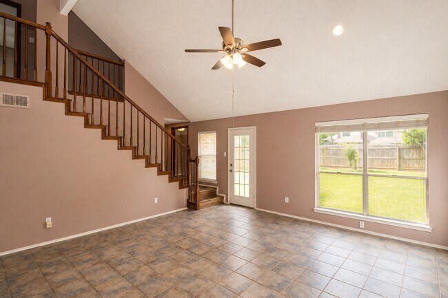 Foto del edificio - 3515 Woodmere Ln