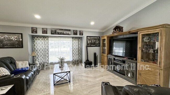Building Photo - 126 La Mancha Ave