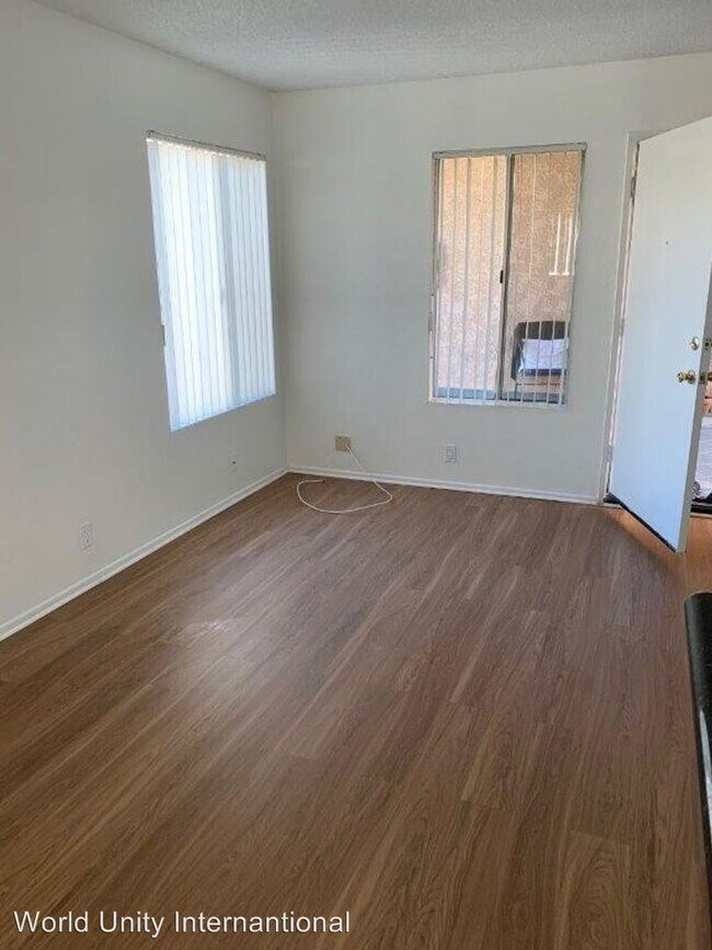 Foto del edificio - 11833 Gilmore St