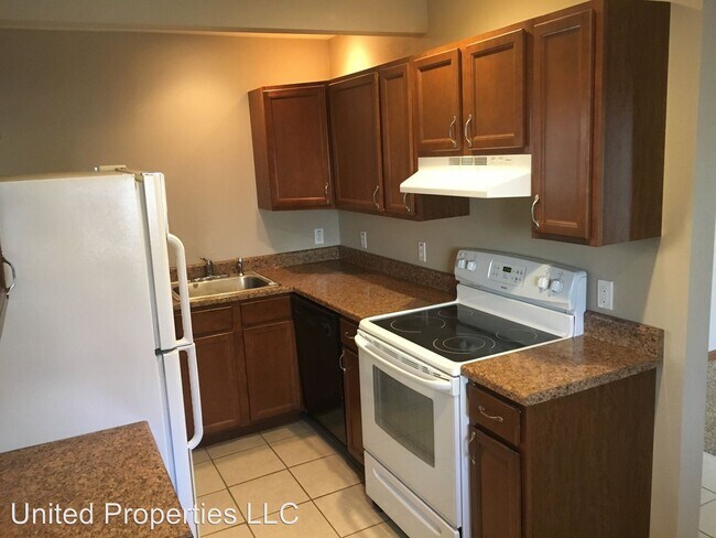 Building Photo - 4516 Rushmore Dr NE