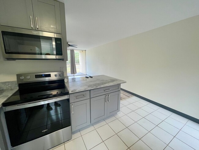 Building Photo - 1Bed / 1Bath / 1Parking W/D In Unit! Waipi...