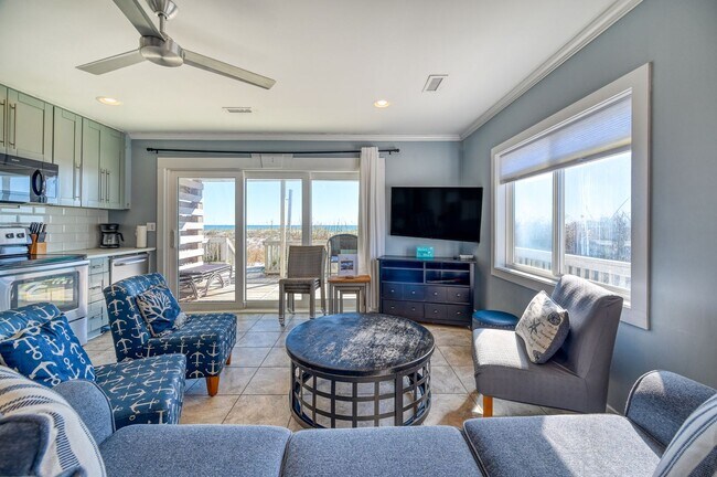 Foto del edificio - BEAUTIFUL,  FURNISHED OFF-SEASON BEACH RENTAL