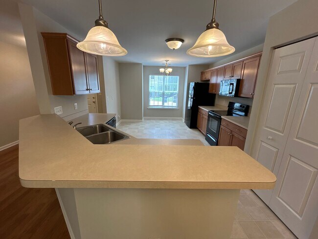 Building Photo - 4 Bedroom | 3.5 Bedroom Raleigh Townhome