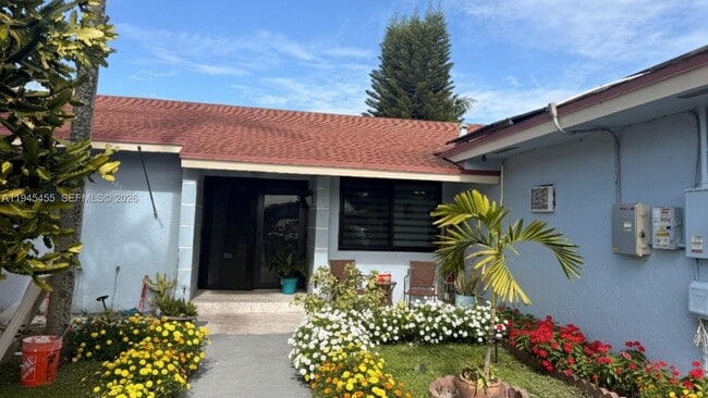 Foto del edificio - 10417 NW 129th St