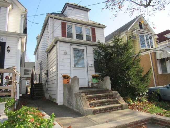 Building Photo - 89-18 69th Ave