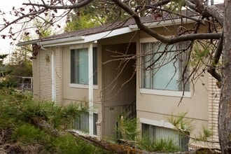 Building Photo - 702 East Side Dr
