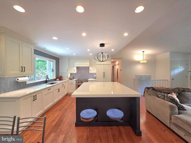 Building Photo - 8300 Beech Tree Rd