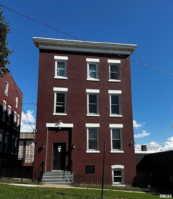 Primary Photo - 509 Ripley St