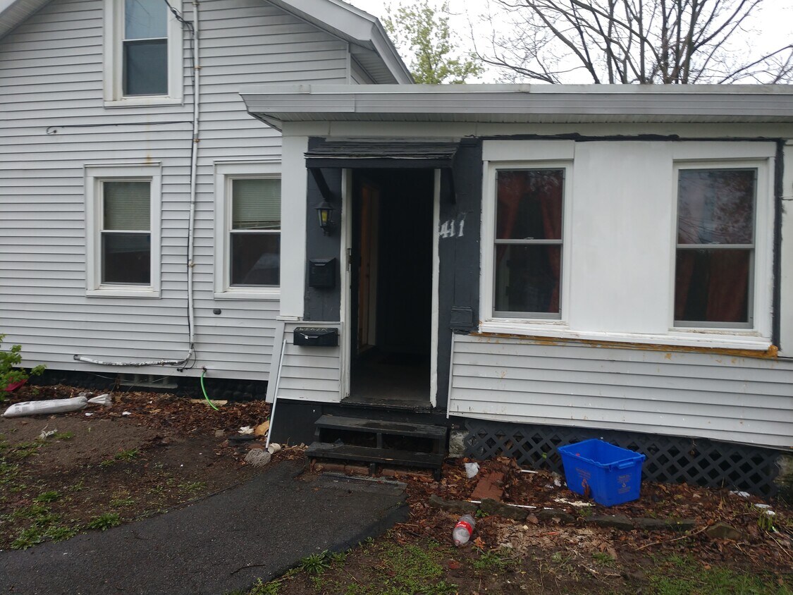 Primary Photo - 411 2nd North St
