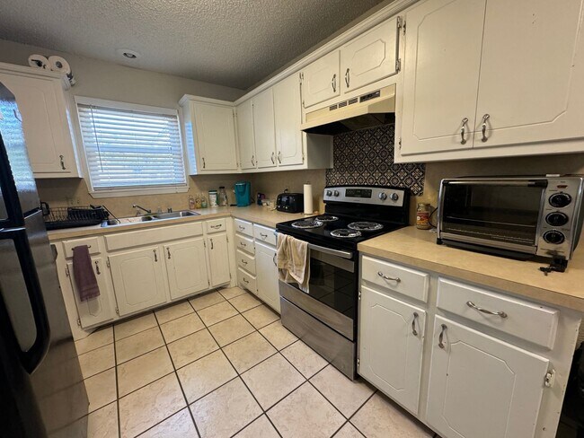 Building Photo - 7515 Avenue W