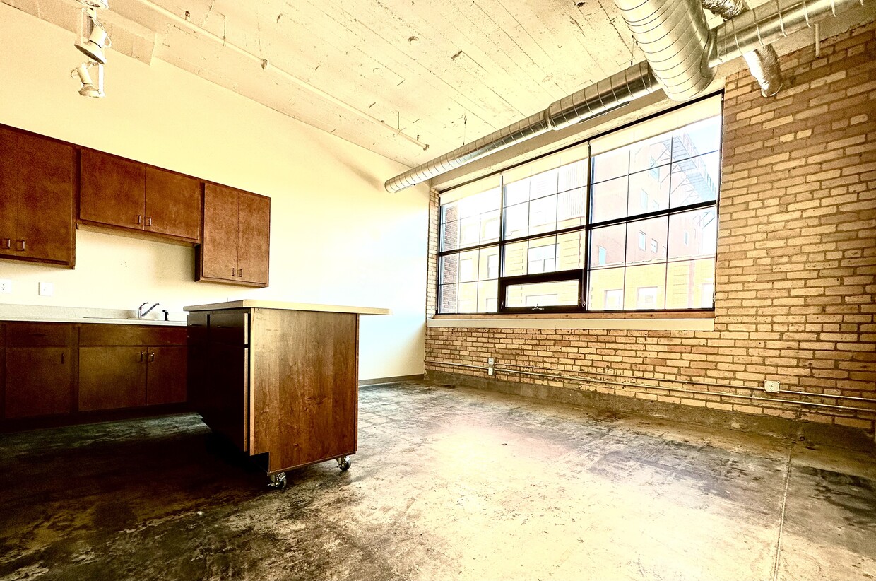 Foto principal - 302 S Lake Ave