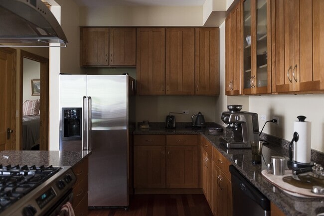 Building Photo - 1437 W Olive Ave