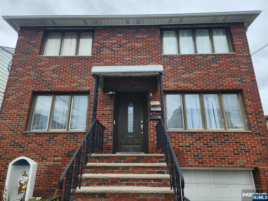 Primary Photo - 138 Eagle St