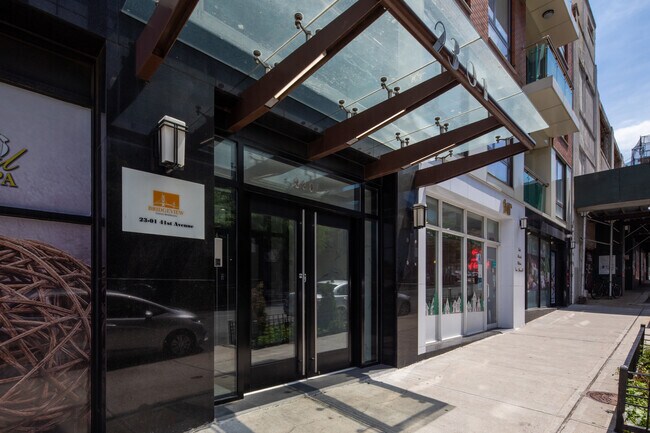 Foto del edificio - 2301 41st Ave