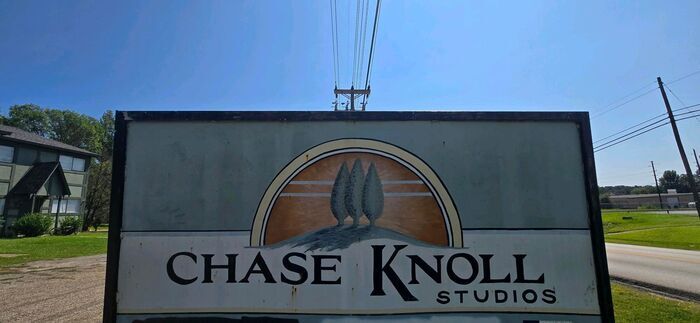 Foto principal - Available Now! 2 Bedroom 1 Bath Townhome i...