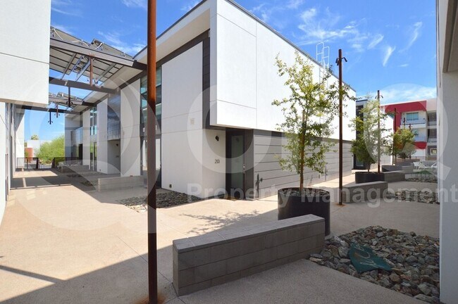 Foto del edificio - 1717 N 1st Ave