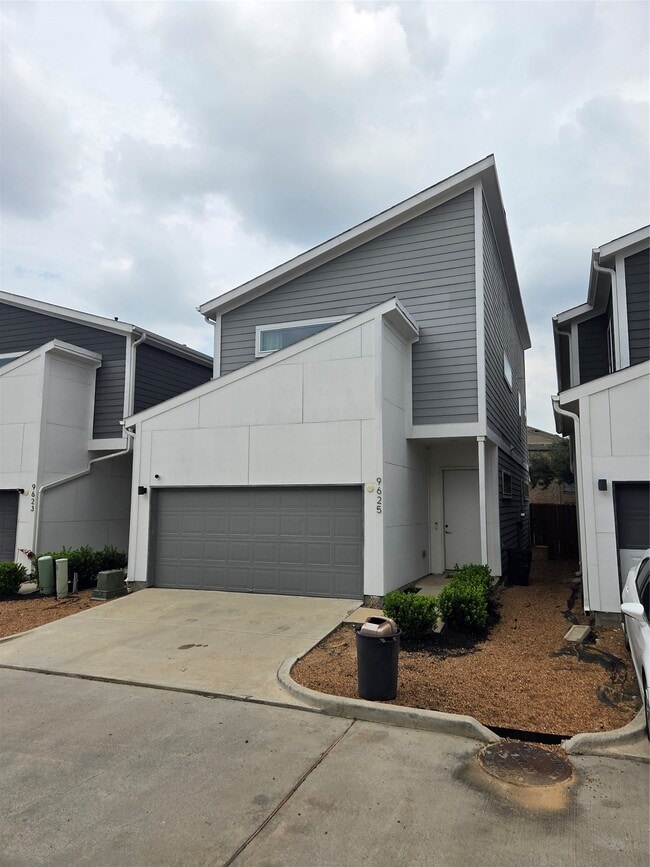 Building Photo - 9625 Habitat St