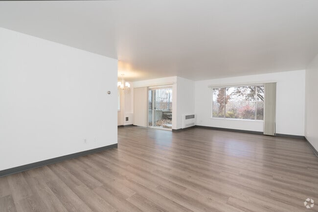 2BR, 1BA - 1100SF - Living Room - Sunset House Apartments