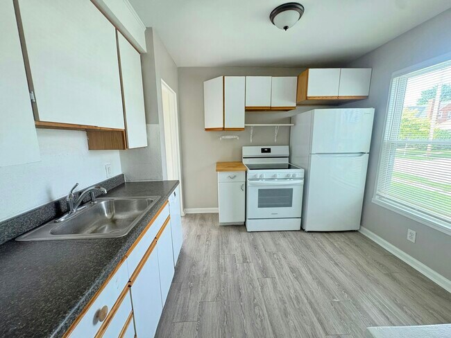 Foto del edificio - 7574 Timken Ave