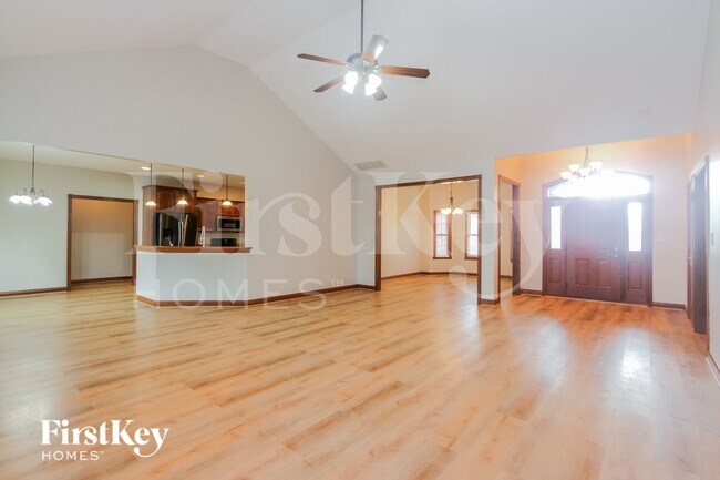 Foto del edificio - 13155 N Departure Boulevard W