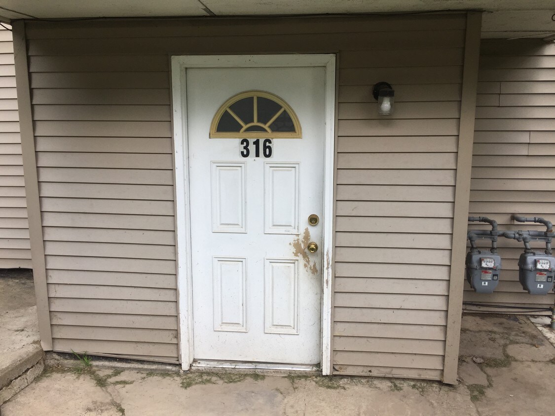 316 N Pitt St, Mercer, PA 16137 Apartments in Mercer, PA