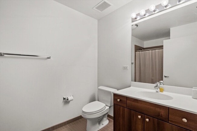 Building Photo - 235 W Van Buren St