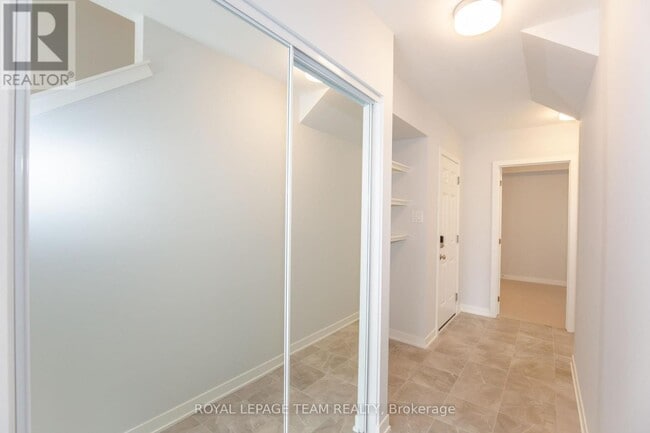 Building Photo - 29 STITCH Mews