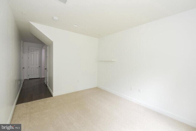 Building Photo - 524 Rayburn Ct