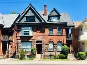 Building Photo - 101-103 Spadina Rd