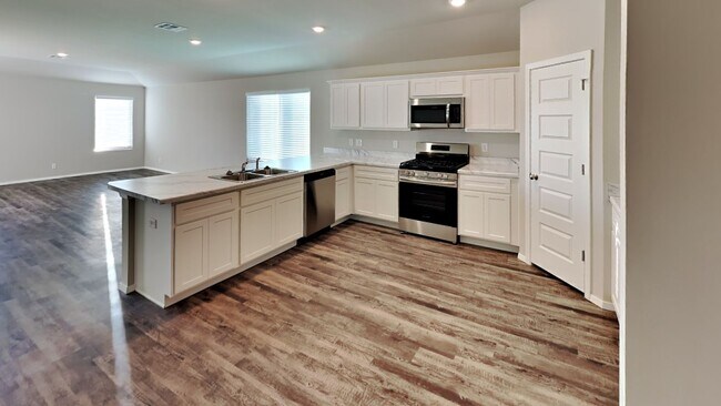 Foto del edificio - Beautiful 4 bedroom 2 bath corner lot home in Coweta!