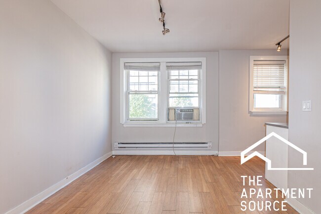 Foto del edificio - 511 W Belmont Ave