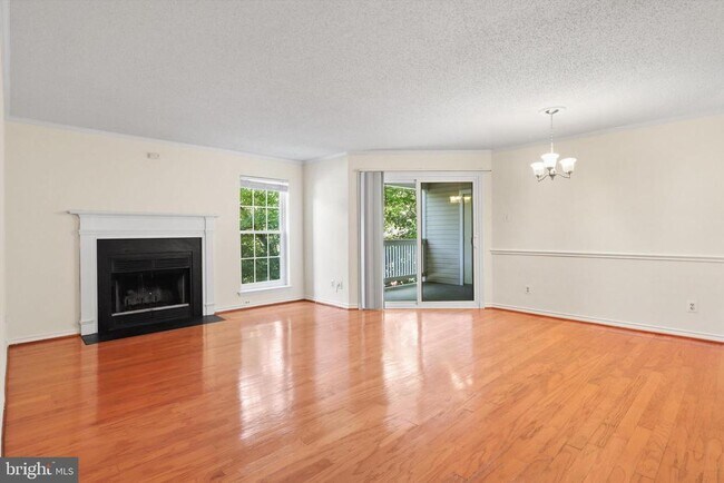 Building Photo - 1527 Lincoln Way