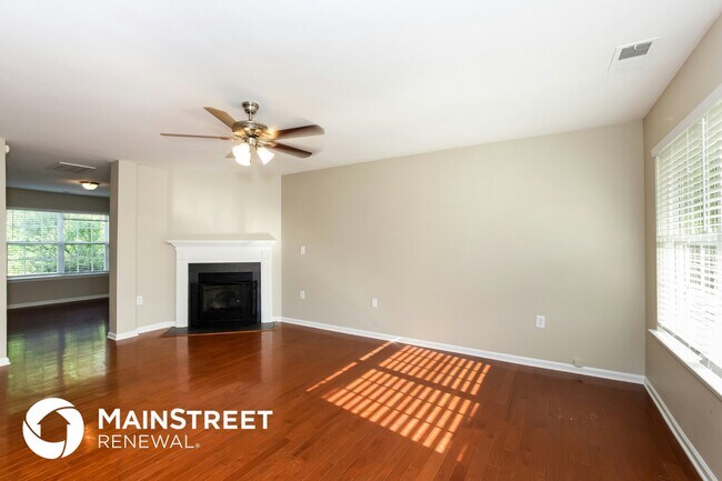 Foto del edificio - 7147 Wandering Creek Dr