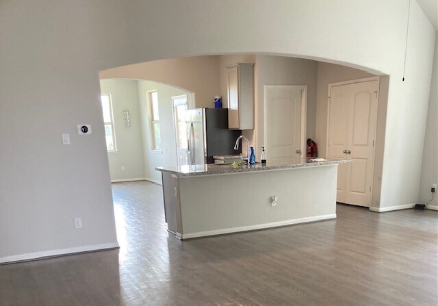 Foto del edificio - 2643 Dry Creek Dr