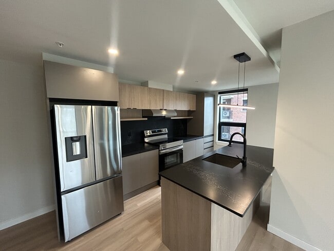 Building Photo - 5616-5616 South St